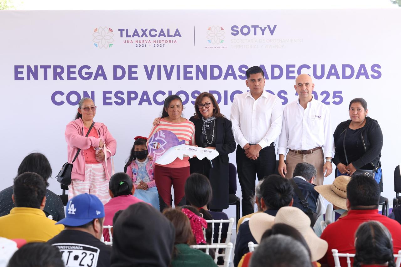 Entrega la gobernadora cuartos-dormitorio en Mazatecochco